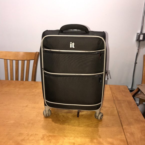 IT Other - it Luggage Lightweight Spinner Roller, Charcoal